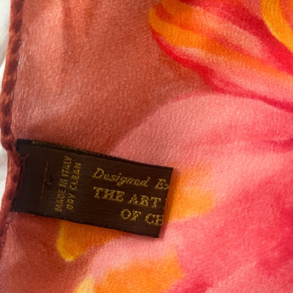 100% Silk Scarf Made in Italy For The Art Institute of Chicago Floral Pink - Picture 3 of 5